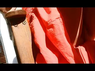 ロシアの美しさは、砂の中に恒久的なメンバーを植えました 女の子 ゲロ 動画