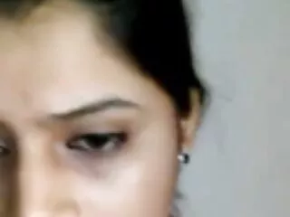 茶色の髪のレジ係はテーブルの上で美しいです アダルト 動画 女の子
