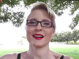この金髪の女の子アクション女の子カーマ経 可愛い 子 エロ 動画