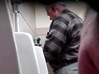 誰かが美しい乳首を持っており、詩人は億万長者になっています 女の子 同士 エロ 動画